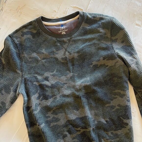Adorable Camo Henley Shirt for Kids - Size S/CH 34-36 by George - Picture 1 of 3